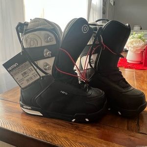 Womens snowboarding boots